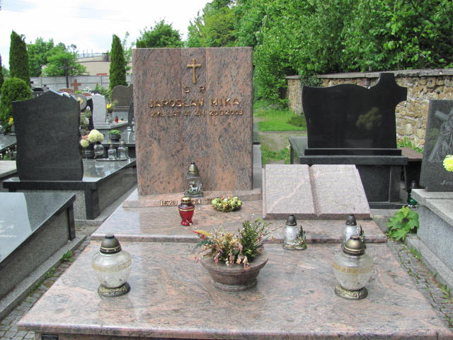 Grób Zbigniew Mika
